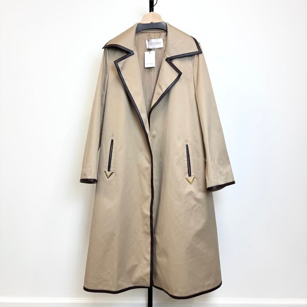 VALENTINO Tan Open Front Brown Leather Trim Tench Coat 44 Gold V Logo Garavani